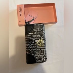 NWT Juicy Couture Logo Black/White Box Wallet Wristlet Clutch